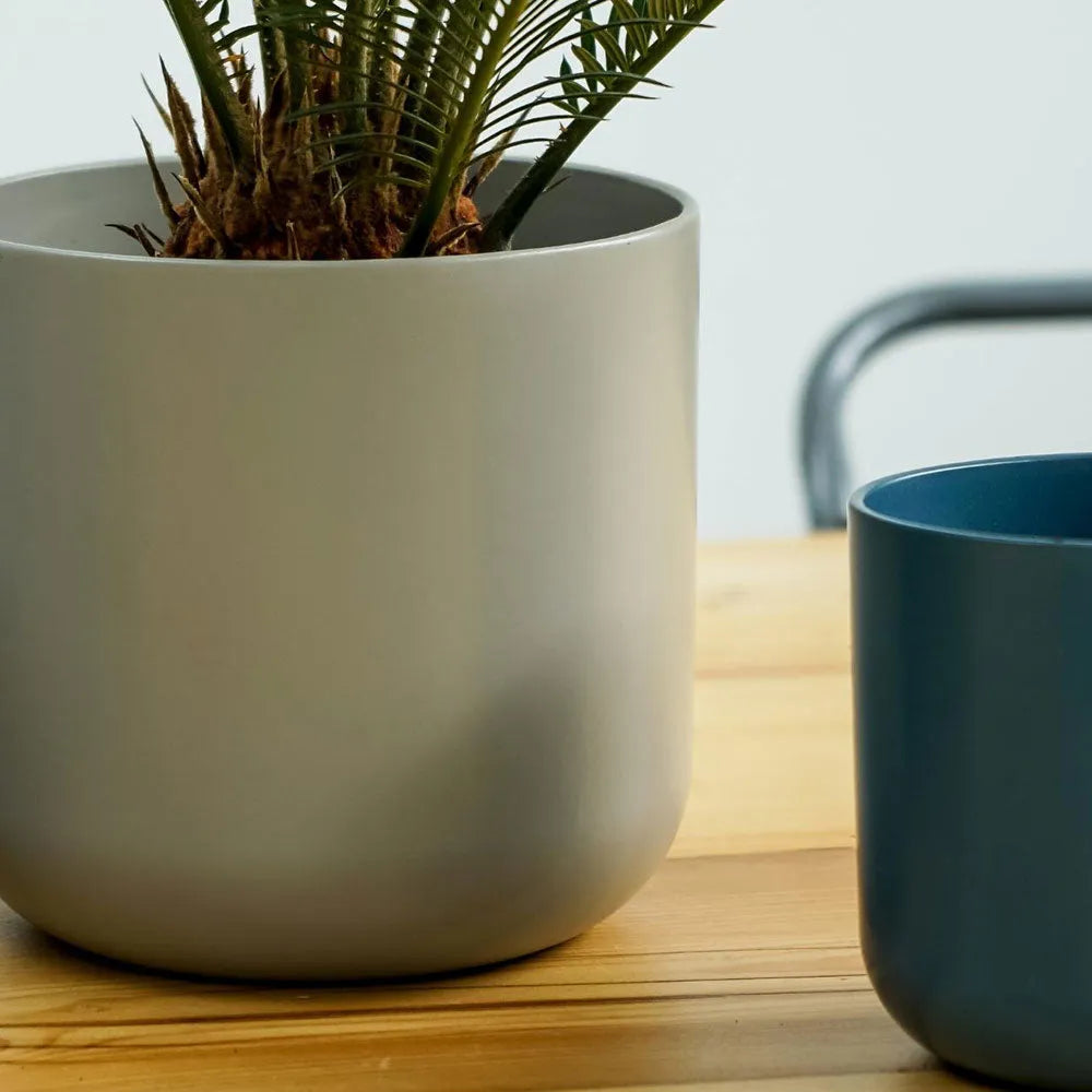 Lisbon Planter Light Grey 26cm Height 26cm Dia